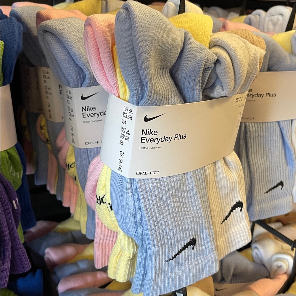 Nike Everyday Plus Socks - Light Gray and Yellow Pink and Purple Cream Tan 6pair - Picture 3 of 16